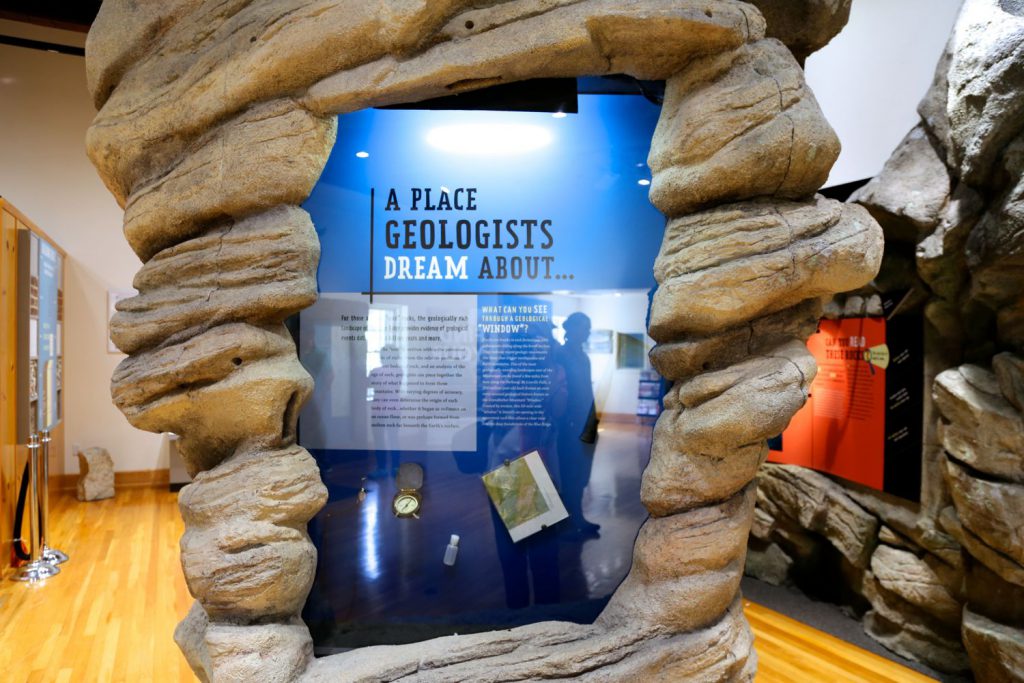 Display on geologist tools